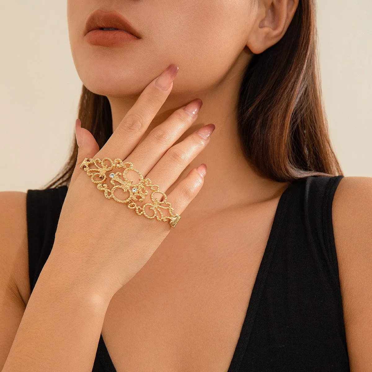 Gothic Rhinestone Inlaid Abstract Lace Pattern Hand Armor Bracelet