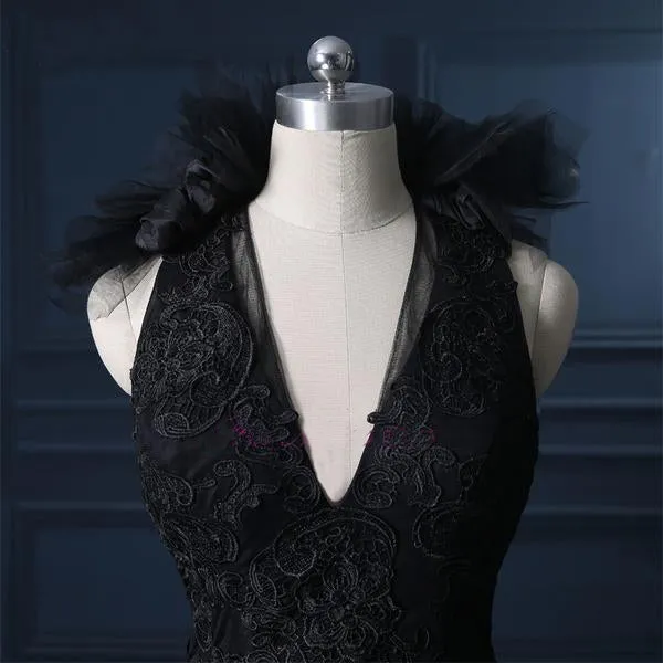 Gothic Sleeveless Halter Tulle Wedding Gown