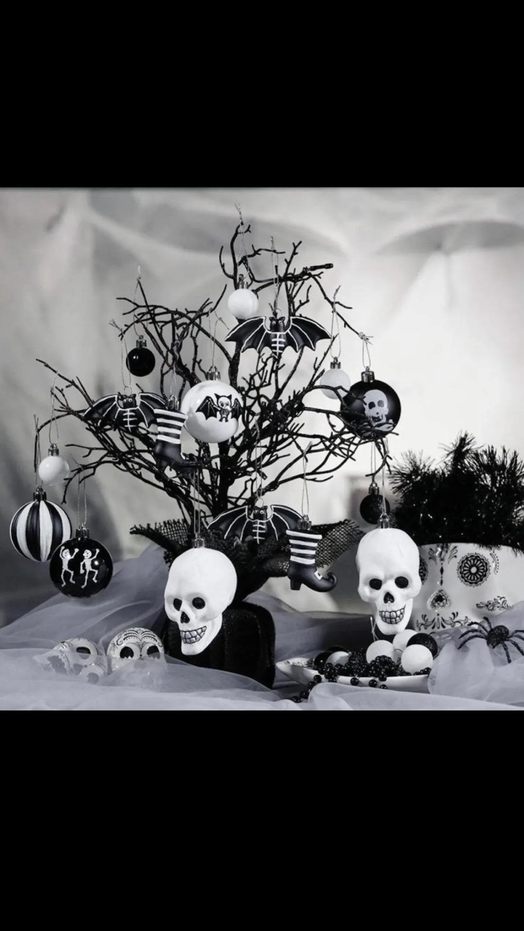 gothmas Christmas Ornament Set
