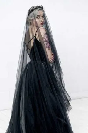 Long Gothic Black Tulle Wedding Veil EE882037