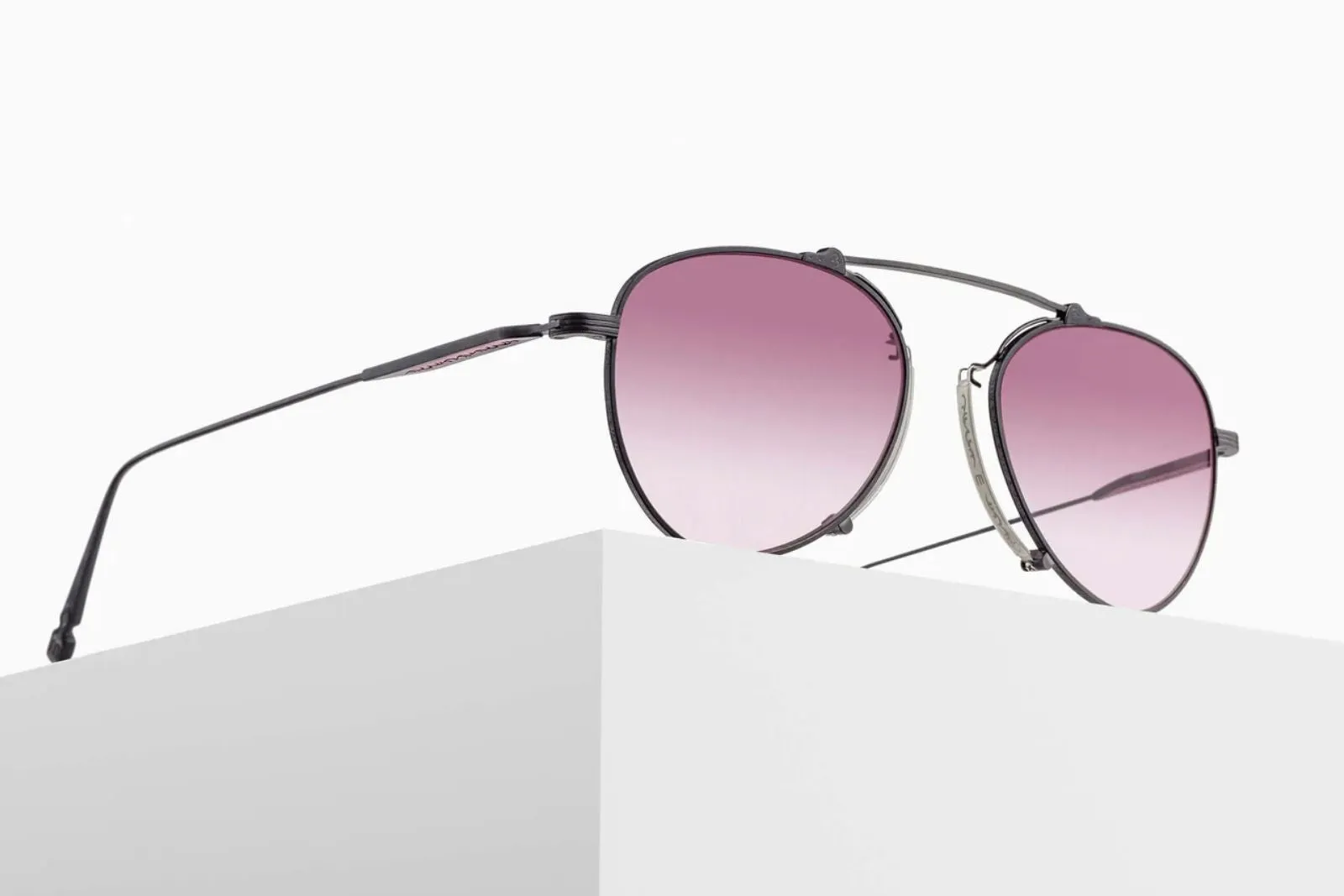 M3130 - Matte Black - Pink Gradient