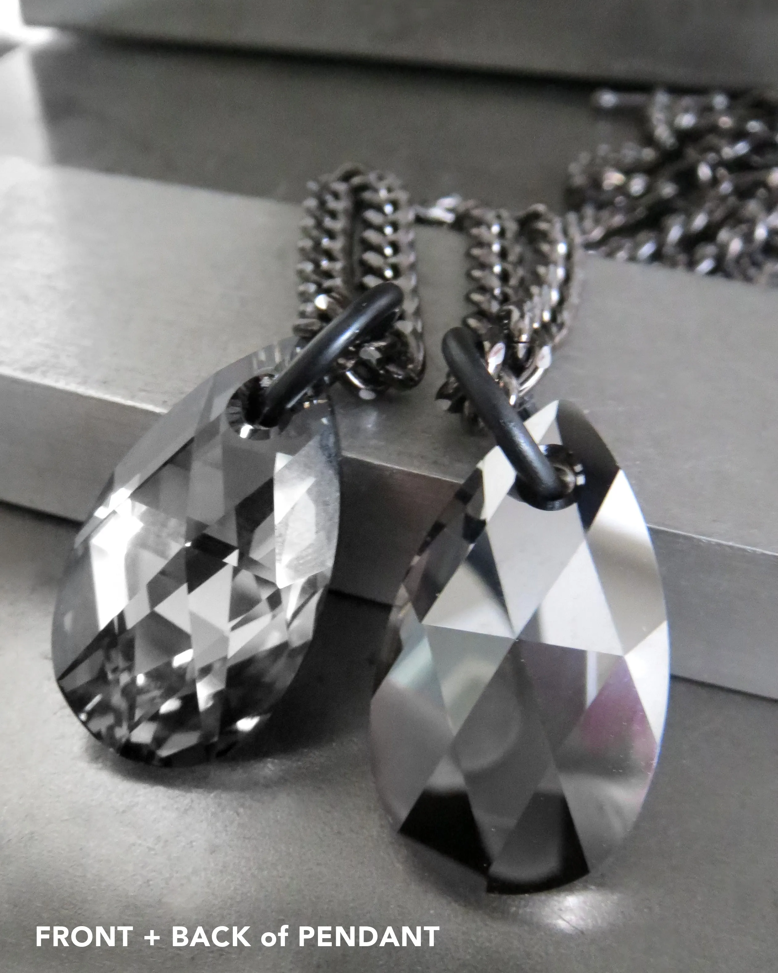 MOOD V2 - Black Night Crystal Teardrop Necklace with Diamond-Cut Chain