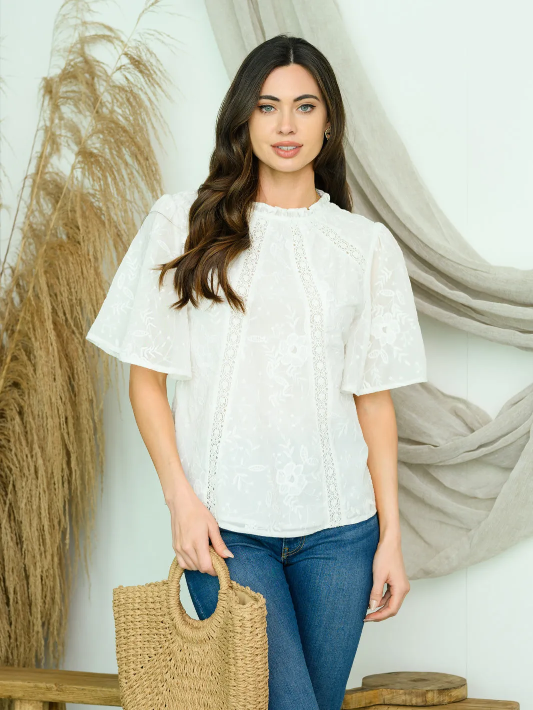 WOMEN'S SHORT SLEEVE LACE TRIMMED TOP